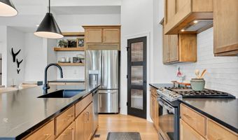 1605 N Lakeside Dr, Andover, KS 67002