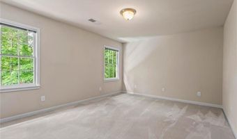 1605 Spinnaker Dr, Alpharetta, GA 30005