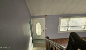 131 Veeder Ln, Bayville, NJ 08721