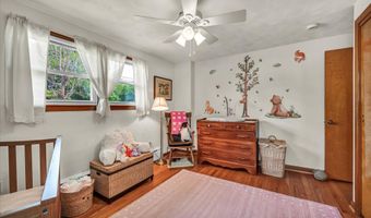 6 Woodlawn Dr, Cromwell, CT 06416