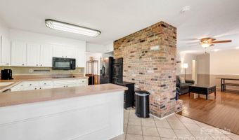 1 Glen Cove Rd, Arden, NC 28704