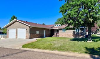 209 10th Ave NW, Bowman, ND 58623