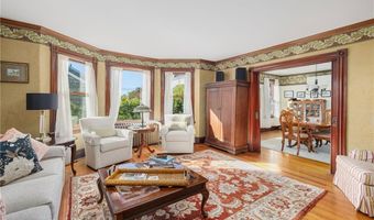 99 Roseneath Ave, Newport, RI 02840