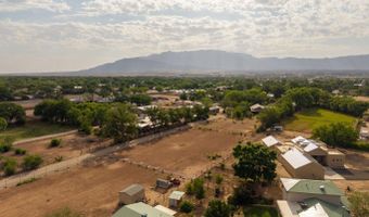 808 Camino Del Prado NW, Albuquerque, NM 87114