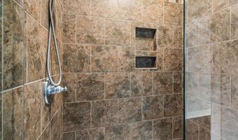 5962 Deer Hollow Rd, Auburn, IN 46706