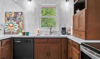 6784 Grandview Dr, Andover, OH 44003