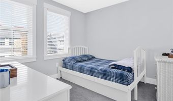 12 Park Ave 3, Narragansett, RI 02882