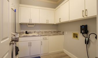 605 Plantation Dr, Adel, GA 31620