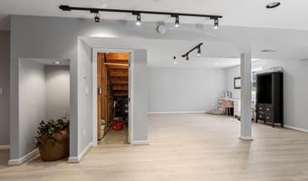 48 MADDOX Ln, Amissville, VA 20106
