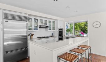 24 Sarahs Path, Amagansett, NY 11930