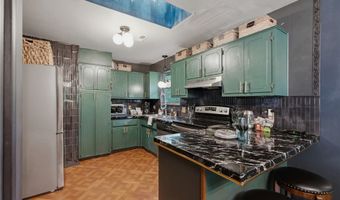 825 SE H St, Bentonville, AR 72712