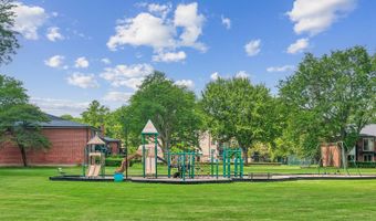 2434 Brandenberry Ct 2A, Arlington Heights, IL 60004