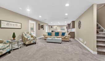 5039 W RED BARN Ct, Appleton, WI 54913