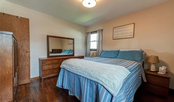 19 Buchanan Ave, Amity Harbor, NY 11701