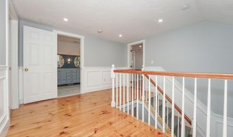 240 Oak St, Centerville, MA 02632