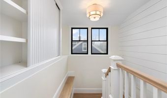 7 Champlin St, Newport, RI 02840