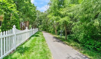 43878 CAMELLIA St, Ashburn, VA 20147