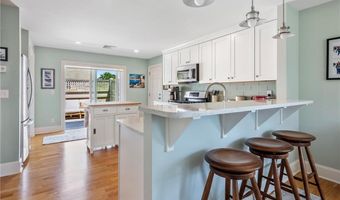 406 Corey Ln, Middletown, RI 02842