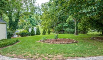 461 Circle Dr, Abingdon, VA 24210