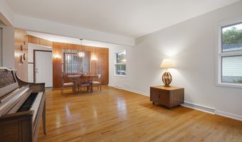 326 E Alden Dr, Addison, IL 60101