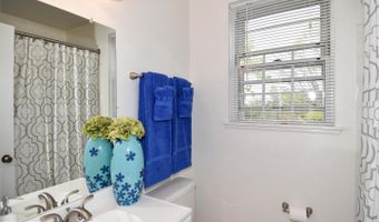 2829 S ABINGDON St B, Arlington, VA 22206