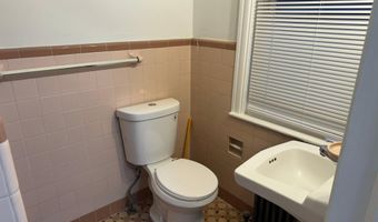 1 N MAIN St 2R, Ambler, PA 19002