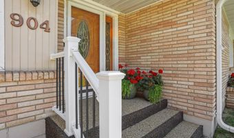 904 Squire Ln, Aberdeen, SD 57401