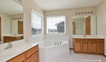 848 Timber Lake Dr, Antioch, IL 60002