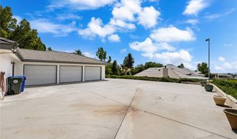 36608 Oak Ridge Dr, Yucaipa, CA 92399
