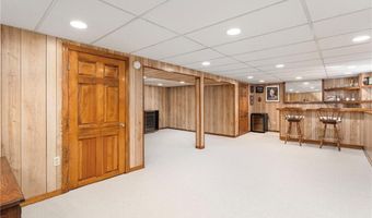 7 S Glen Dr, Coventry, RI 02816