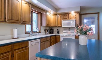 9 Kennebec Cir, Bath, ME 04530
