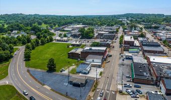 4 Green St, Athens, TN 37303