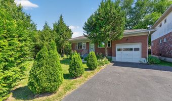 87 Buckingham Dr, Albany, NY 12208