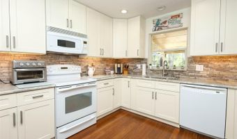 313 WHITE OAK Dr, Altamonte Springs, FL 32701
