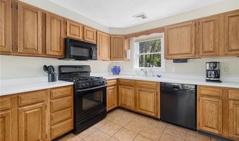 106 N River Dr, Narragansett, RI 02882