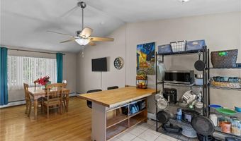4 Clarke St, Warwick, RI 02886