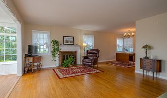 7 Harbor View Dr, Atlantic Highlands, NJ 07716