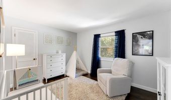 486 Edgeworthe Dr SE, Ada, MI 49301