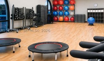 1000 W Island Blvd 911, Aventura, FL 33160
