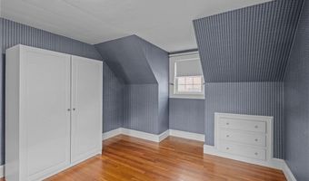 157 Schuyler Ave, East Providence, RI 02914