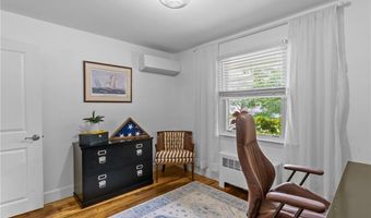 1107 Hope St, Bristol, RI 02809