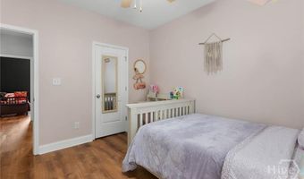 221 Creekside Dr, Arnoldsville, GA 30619