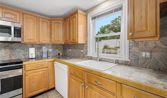 12 Hagen Ave, Cranston, RI 02920