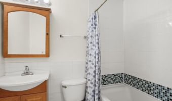 911 KENNEDY St NW #1, Washington, DC 20011