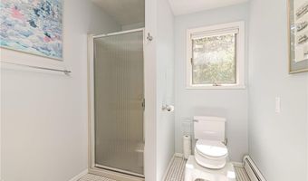 25 Spanker St, Jamestown, RI 02835
