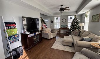 1705 Tyler Ave, Aurora, MO 65605