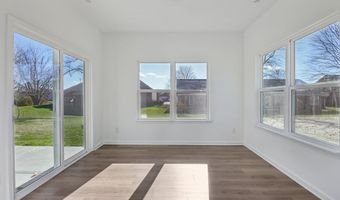 8097 Wesleyan Dr, Avon, IN 46123