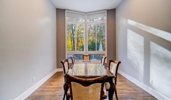 4 Ayr Ct, Airmont, NY 10901