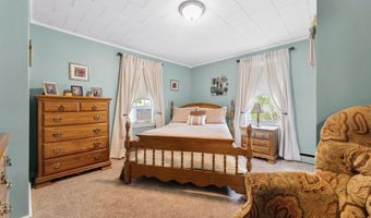 55 Glen St, Augusta, ME 04330