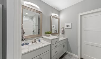 570 Linden Dr 316, Arnolds Park, IA 51331